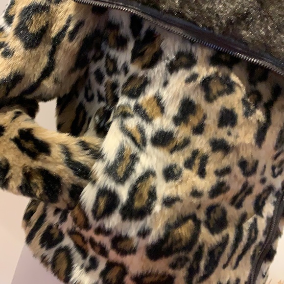 Guess faux fur cheetah print NWOT Size XS - Picture 4 of 5